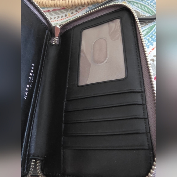 Marc Jacobs New York Gray Leather Wallet, Wristlet Strap - Picture 2 of 13